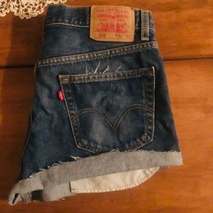 VTG Distressed Levi’s Shorts